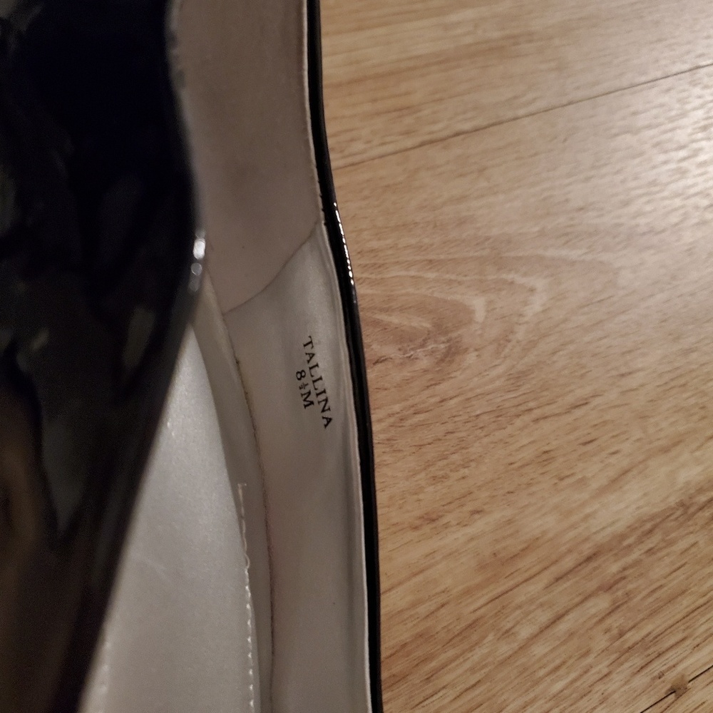 New Tahari lether dark blue heel - Picture 6 of 7